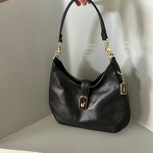 Coach Amber Hobo Black - Picture 1 of 8